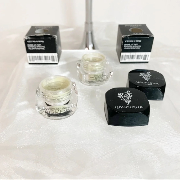 YOUNIQUE MOODSTRUCK MINERALS PIGMENT POWDERS INNOCENT - Picture 1 of 7